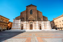 Khó tin nhà thờ xây hàng trăm năm chưa hoàn thành 