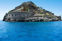 Bí mật rùng rợn ở "hòn đảo hủi" nổi tiếng Hy Lạp 