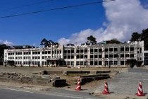 Những khu vực rùng rợn sau thảm họa kép ở Nhật Bản