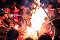 Truy tìm nguồn gốc sâu xa của tục đốt vàng mã 