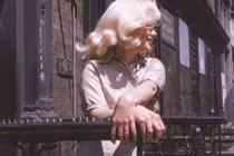 Ảnh chưa từng công bố về Marilyn Monroe khi mang thai 