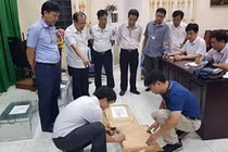 Vụ gian lận điểm thi Hà Giang và bí ẩn con lợn nhựa vỡ lưng 