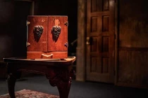 Ám ảnh câu chuyện về chiếc hộp Dybbuk kỳ bí