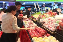 400.000 đồng/kg táo Nhật, nhiều người Việt săn lùng mua về ăn