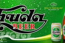 "Tuýt còi" Huda Beer "ốp" đầy chai bia Huda lên di tích ở Huế
