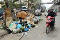 Sự cố 3 ngày không đổ rác: Hà Nội yêu cầu di dân khỏi vùng ảnh hưởng