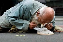 Mỹ nữ tôn trọng người ăn xin và cái kết có hậu