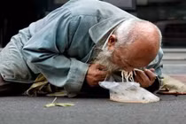Mỹ nữ tôn trọng người ăn xin và cái kết có hậu