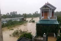 Lũ cuốn trôi xe chở Phó GĐ Sở Công Thương Nghệ An