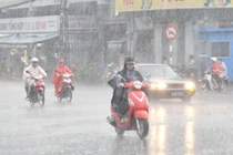 Dự báo thời tiết ngày 12/8: Cả nước có mưa rào và dông