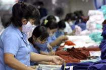 Thu nhập của người VN sắp bị Lào, Campuchia vượt qua