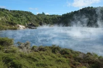 Bí mật hãi hùng ở hồ nước “tử thần” nguy hiểm nhất TG 