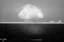 Vén màn bí ẩn ngày khởi đầu kỷ nguyên bom hạt nhân