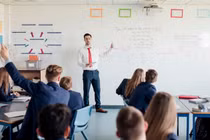 Ở nước ngoài, giáo viên phải đáp ứng tiêu chuẩn khắt khe nào? 