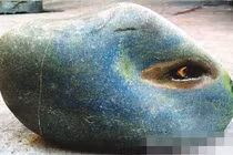 Ám ảnh hòn đá biết “khóc” như người gây rúng động TQ