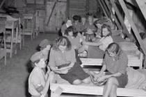 Khám phá cuộc sống của nữ tù nhân chiến tranh Đức 1945