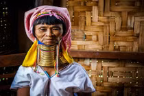 Đột nhập xứ sở của mỹ nhân “hươu cao cổ” độc nhất TG 