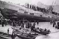 Ảnh hiếm tàu ngầm U-118 của Đức tại bờ biển Hastings 1919