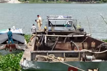 Sà lan tông ghe chở lúa, 2 mẹ con đang ngủ tử vong