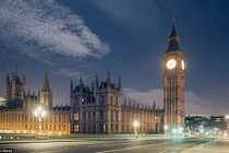 Vẻ đẹp lạ của điểm đến nổi tiếng khi vắng bóng người