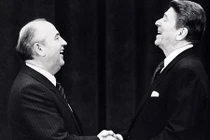 Mỹ đề nghị Liên Xô hợp tác chống người ngoài hành tinh