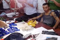 Phóng xe máy lên Lao Bảo chở 5.800 viên ma túy về bán lại