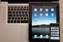 Tóm gọn cán bộ hải quan tiếp tay buôn lậu Iphone, Ipad