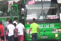 Xử lý lái xe chạy “rùa bò” bắt khách trên đường Nguyễn Xiển