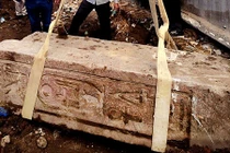 Cận cảnh cánh cổng cổ 3.000 tuổi của Ai Cập cổ đại