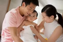 Gái ế làng bên đẻ con trai, chồng tôi mừng hơn trúng số