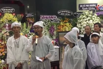 Con trai cố nghệ sĩ Lê Bình trao 100 triệu làm từ thiện thay cha