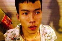 Khách đi taxi giấu hàng chục gói ma túy trong quần lót