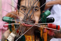 Rùng mình trước lễ hội ăn chay hành xác độc nhất TG 