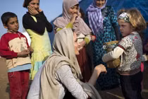 Angelina Jolie gia nhập làng báo trở thành biên tập viên tạp chí Time