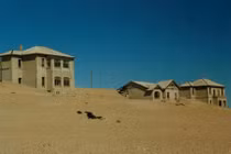 Hoang lạnh thành phố ma ở châu Phi