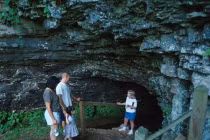 Thám hiểm địa danh ma ám khét tiếng nước Mỹ