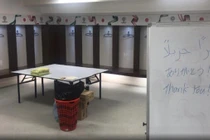 Tuyển Nhật Bản dọn sạch phòng thay đồ sau trận thua Qatar