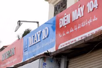 Tận mục "đồng phục" biển quảng cáo ở phố kiểu mẫu Lê Trọng Tấn