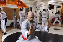 Môn đồ Vịnh Xuân Việt Nam thách đấu võ sĩ MMA Trung Quốc