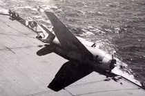 Ảnh cuộc tấn công của phi công cảm tử Nhật trong CTTG2