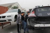 3 xế sang bạc tỷ đội lốt hàng kim loại... vào VN