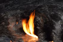 Sự thật ngỡ ngàng về ngọn lửa ngàn năm không tắt