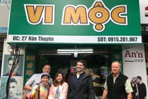 Phóng viên quốc tế dự Thượng đỉnh Mỹ-Triều khoe ảnh check-in Hà Nội