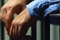 Kinh hoàng nghịch tử giết cha rồi đốt nhà phi tang xác