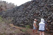 Chuyện hãi hùng về “bức tường nước mắt” kỳ lạ nhất thế giới 