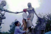 Sẽ xử lý cán bộ sàm sỡ… tượng nàng Biang