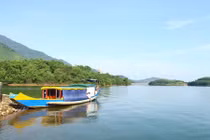 Cận cảnh hồ nước nhân tạo đẹp bậc nhất xứ Huế