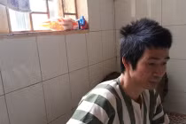 Bi thương chồng bại liệt giết vợ vì nghi ngoại tình