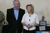 Vợ Thủ tướng Israel bị kiện vì hạch sách người làm công