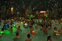 Ngôi sao The Remix 2015 “đại thủy chiến” tại Vinpearlland Water Park